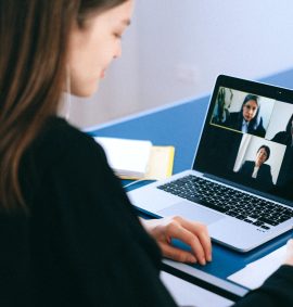 LearnOnline Leading Effective Virtual Meetings Toolkit Business Training Courses Woman in team meeting with team on video call